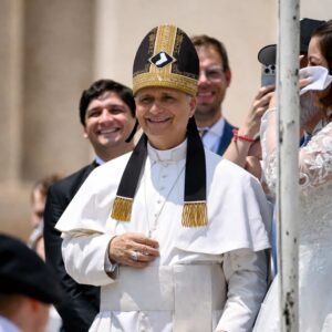 2026 chicago white sox pope hat giveaway2